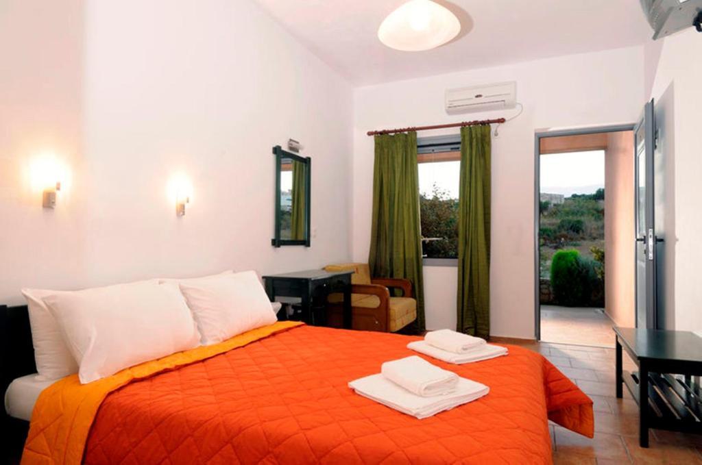 Petradi Aparthotel Livadi  Rum bild
