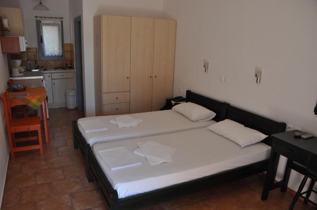 Petradi Aparthotel Livadi  Rum bild