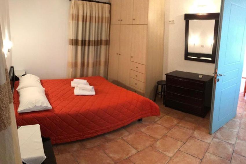 Petradi Aparthotel Livadi  Exteriör bild
